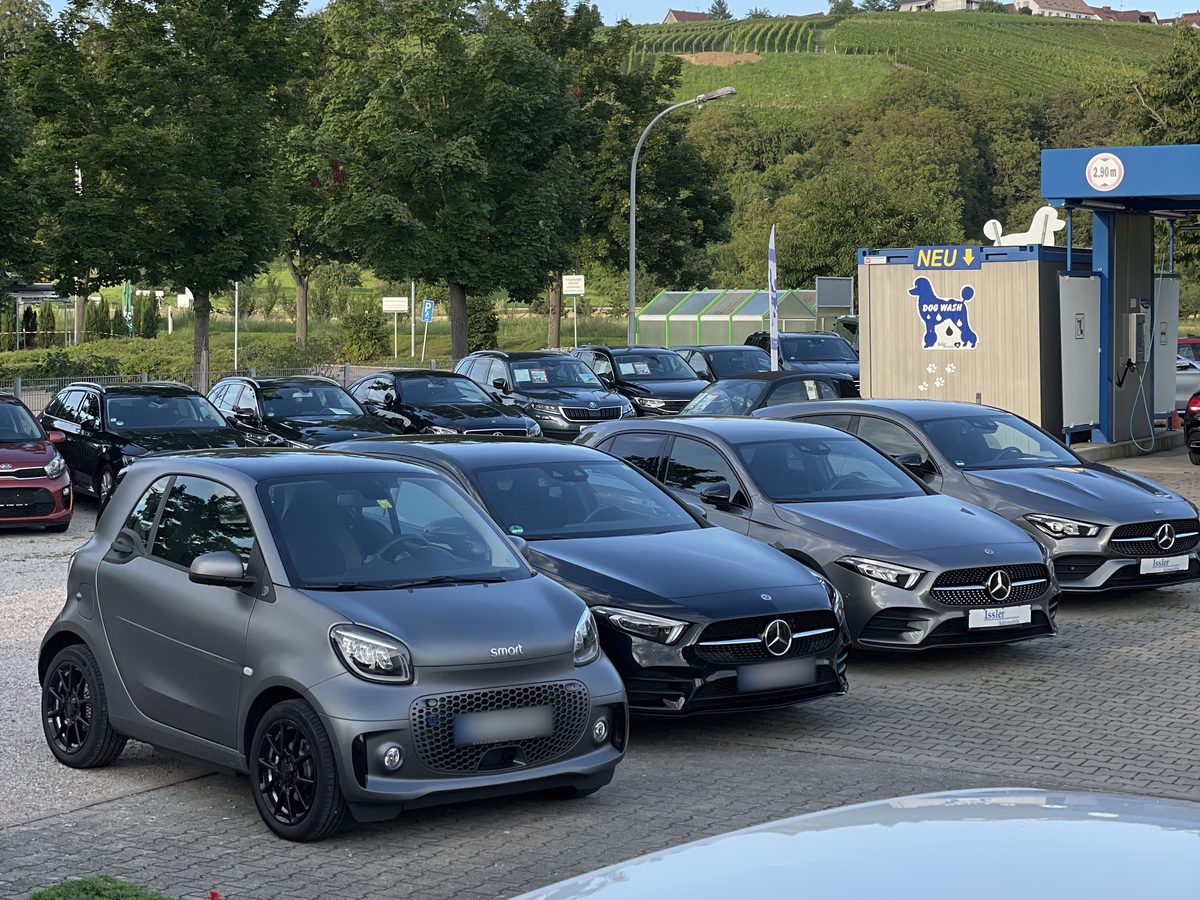 Fahrzeugbestand auf dem Gelände von Automobile Issler